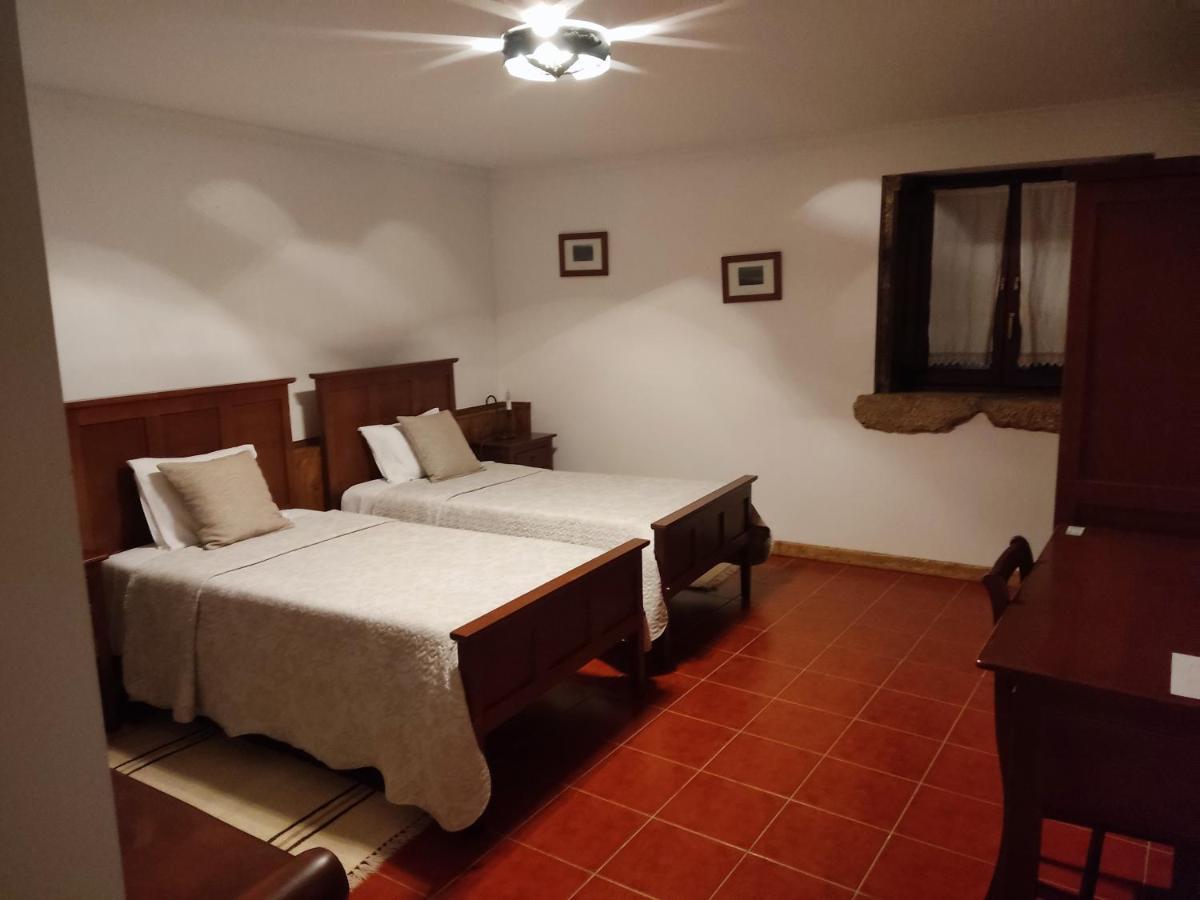 Casa Dona Urraca Hotel Vilarinho da Castanheira Стая снимка